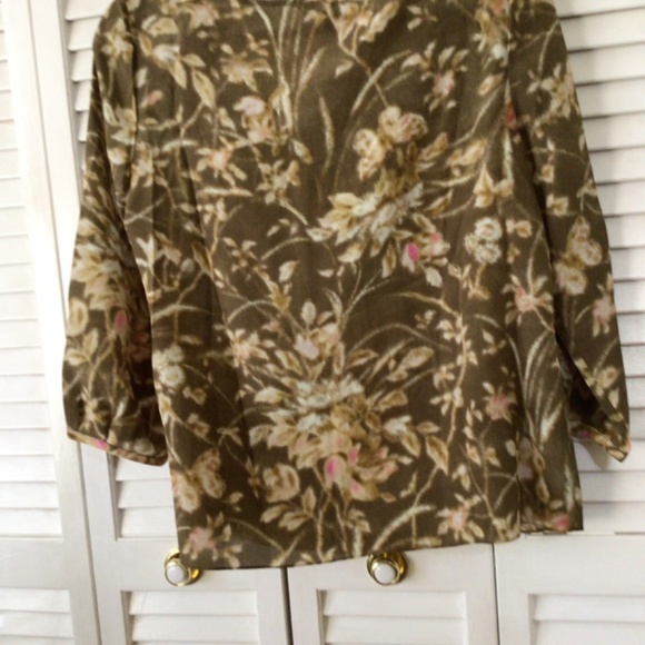 Talbots Silk Blouse Size 12 Petite - Picture 3 of 3